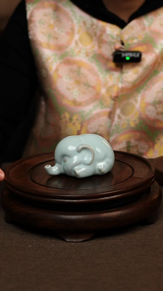 瓷片天青色茶宠小象微瑕不带礼盒