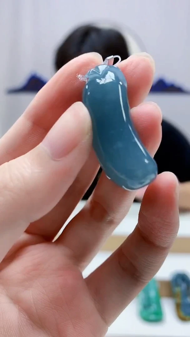 未镶嵌定制翡翠4688zm-毛货挂件22瓜