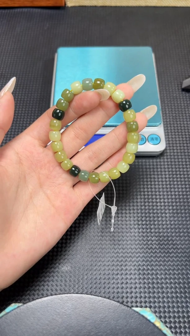 未镶嵌手串和田玉398