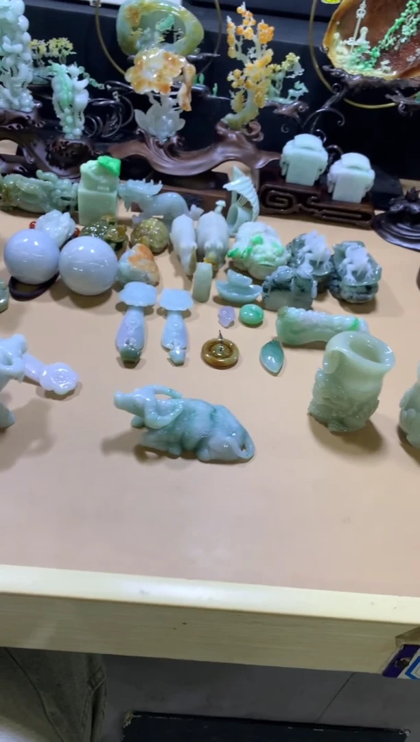 未镶嵌挂件翡翠猫*翡翠摆件