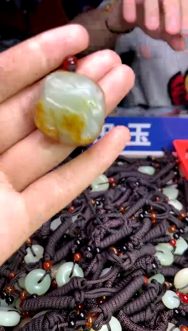 未镶嵌和田玉挂件1
