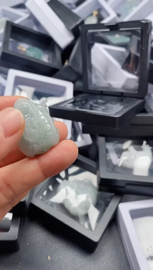 翡翠未镶嵌吊坠(不含链)1557