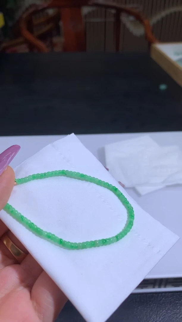 未镶嵌定制翡翠糖**的翡翠