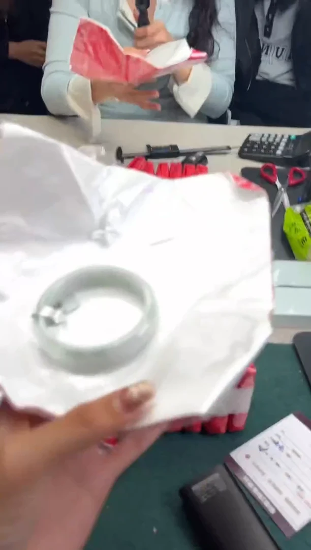 【闪购商品】翡翠手镯未镶嵌50手镯