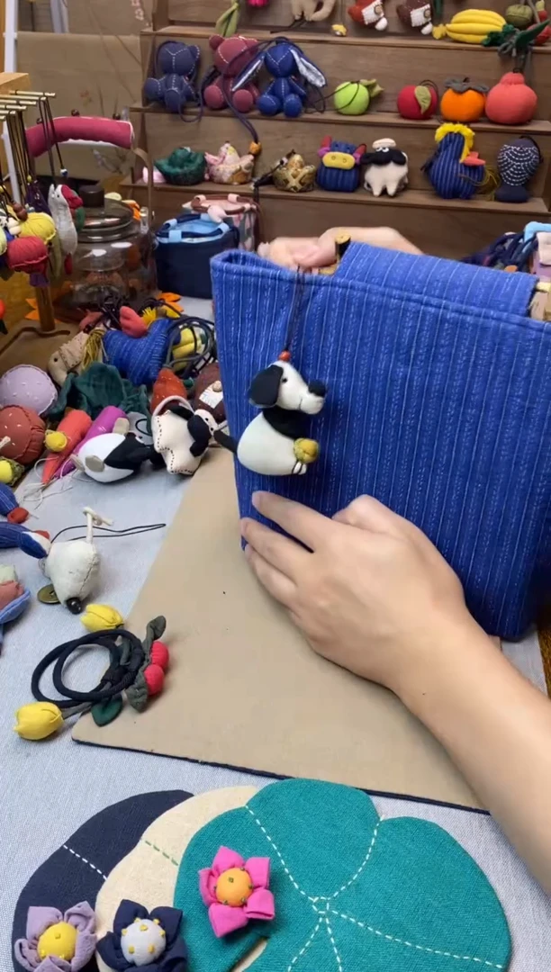 布布艺黑尾小狗（黄球）