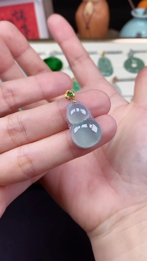 吊坠(不含链)18K金镶嵌翡翠葫芦18K金扣镶嵌@@CMT703-1