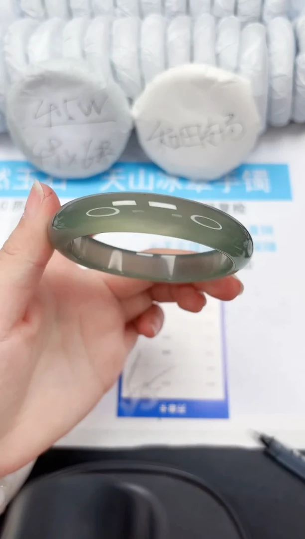 【闪购商品】石英质玉手镯未镶嵌329-57