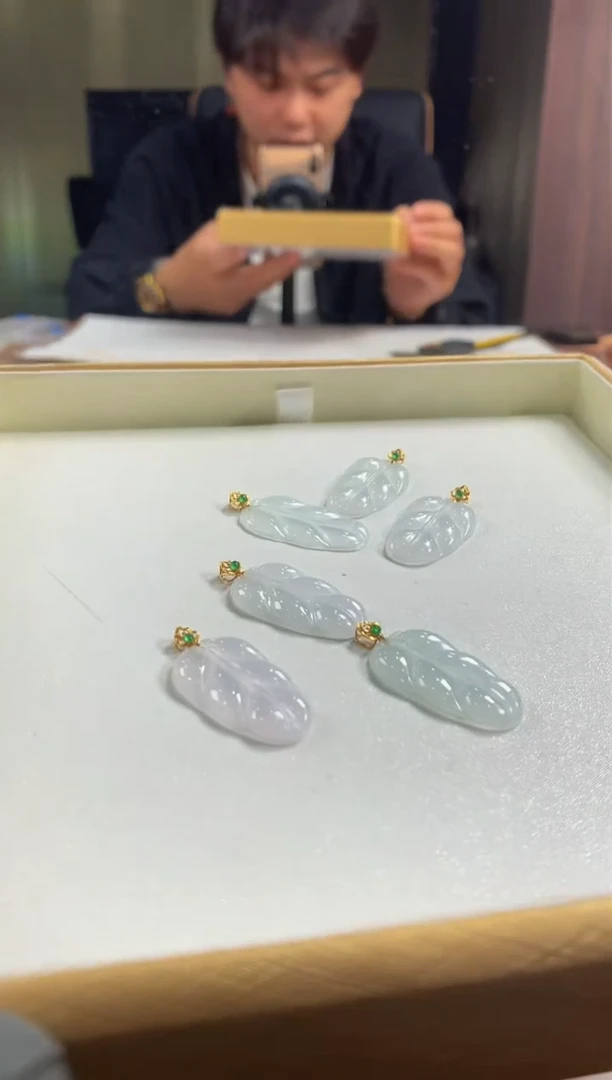 18K金镶嵌定制翡翠4076--多样性发一个