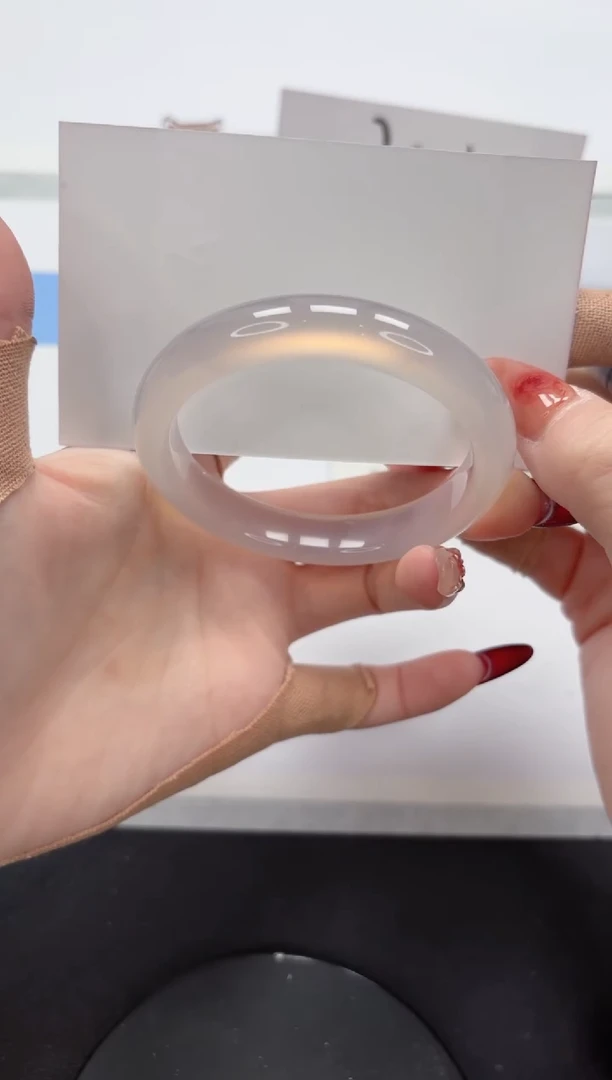 【闪购商品】石英质玉手镯未镶嵌A66-55.2