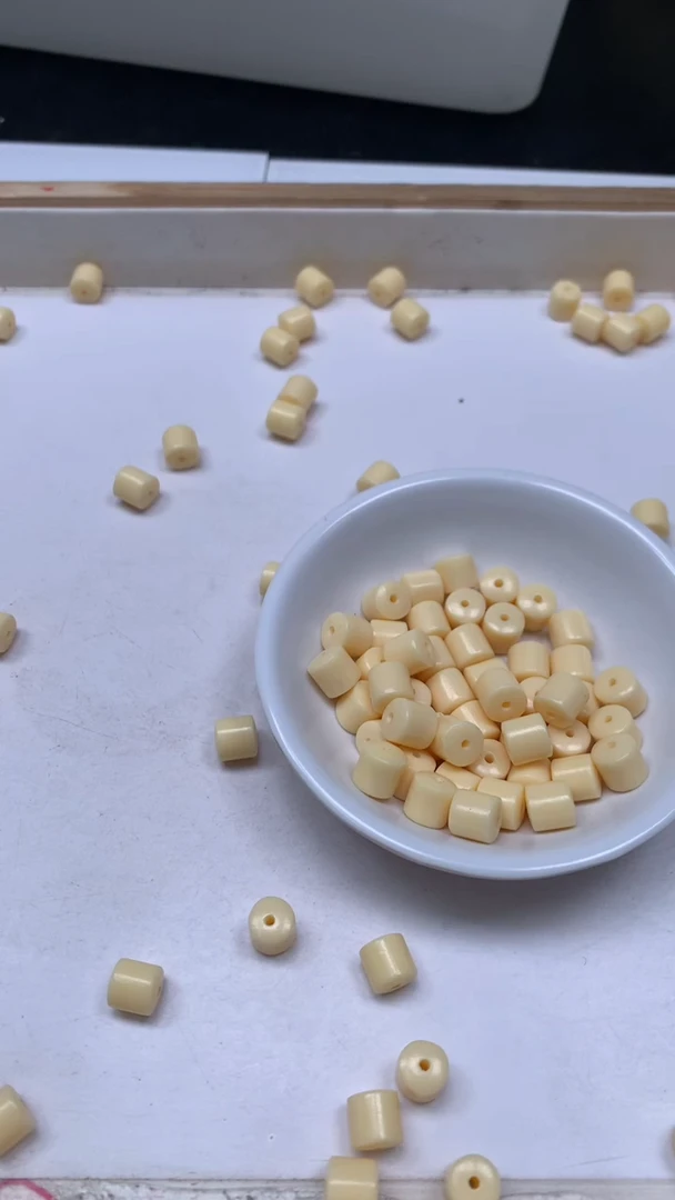 菩提散珠E853 牙 牙 果 桶珠 8*8mm 10个8.8元