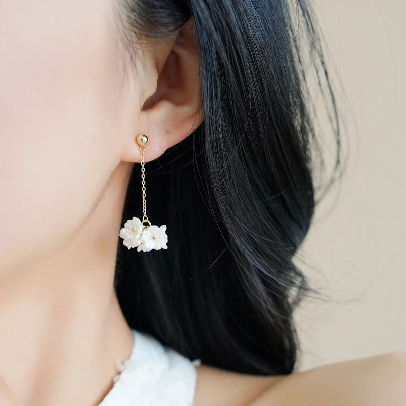 铜合金耳饰 超仙轻奢流苏显脸小优雅白色花朵耳环耳钉女气质高级