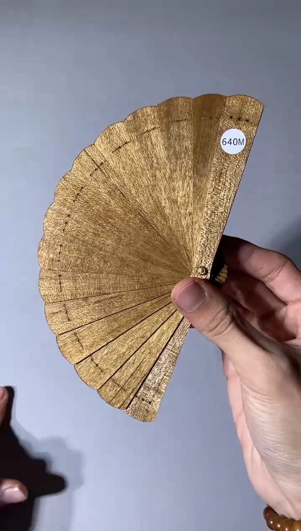 【闪购商品】金丝楠木雕640号10cm金丝楠木小叶桢楠掌中扇