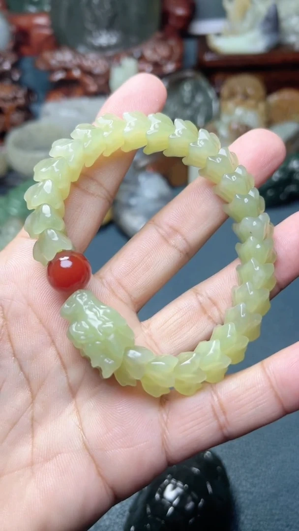 未镶嵌和田玉把件-0