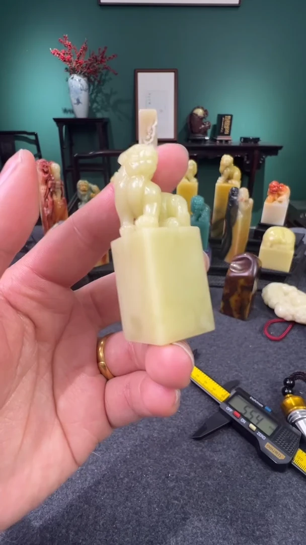 【闪购商品】青田石封门青瑞兽钮