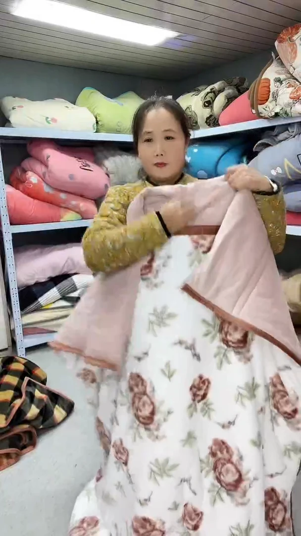 牛奶绒120+150被子仿兔毛。