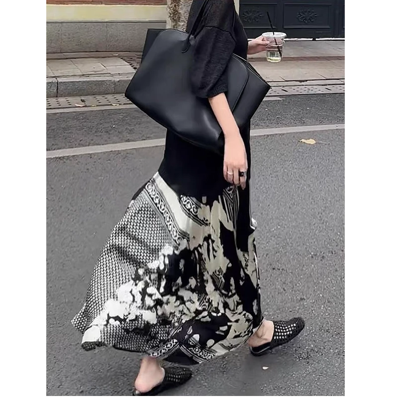 高级感印花半身裙女黑色2025早秋新款时尚气质宽松垂坠感百搭长裙