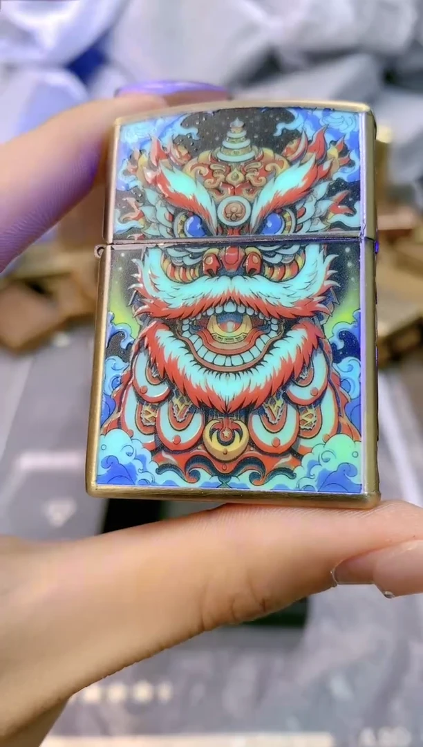盔甲醒狮煤油打火机