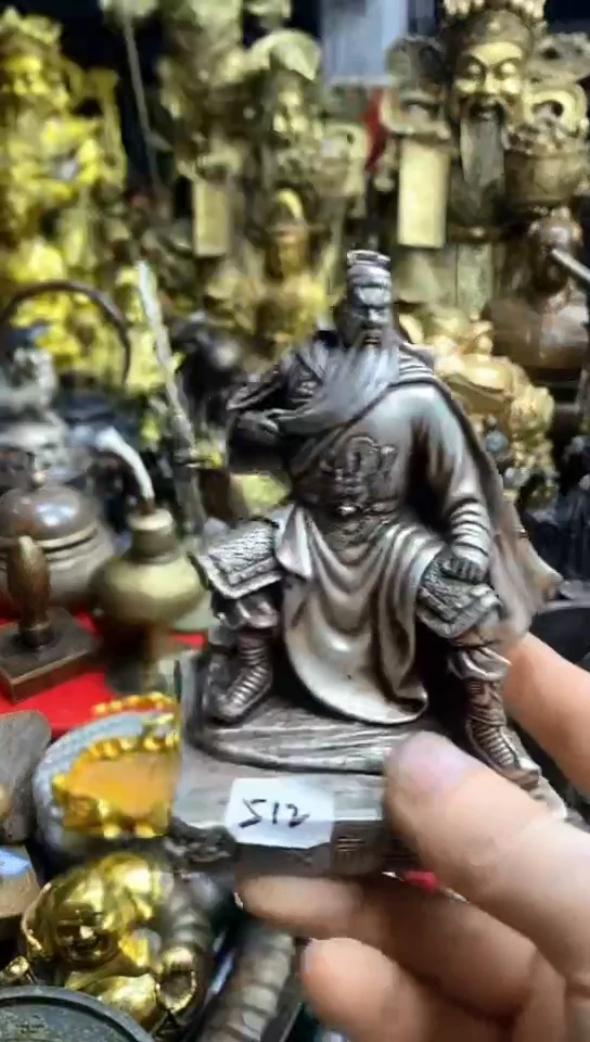 兴珑工艺摆件坐关公