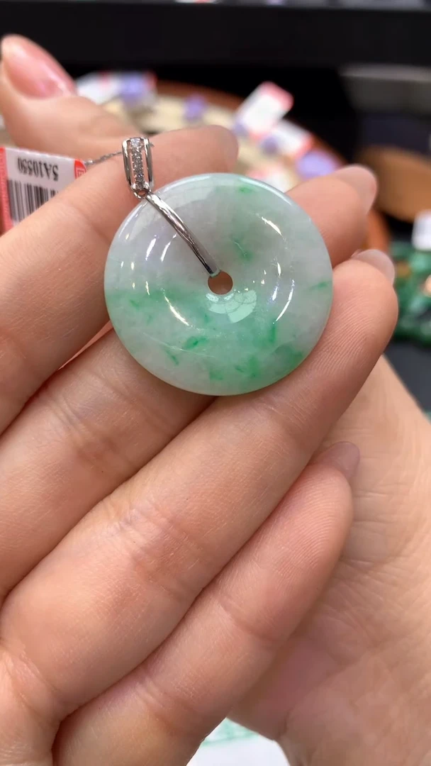 【闪购商品】翡翠吊坠(不含链)18K金镶嵌平安扣