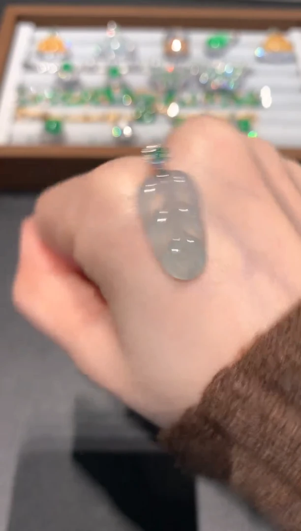 【闪购商品】翡翠吊坠(不含链)18K金镶嵌680