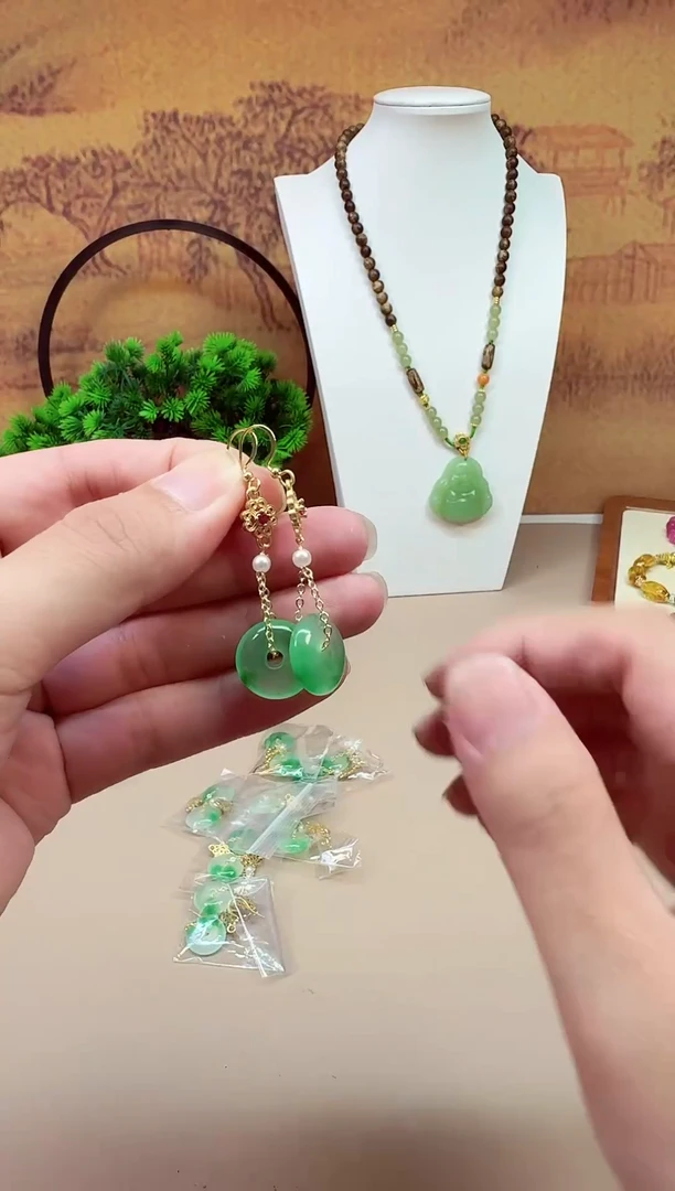 翡翠14K金镶嵌耳饰A844