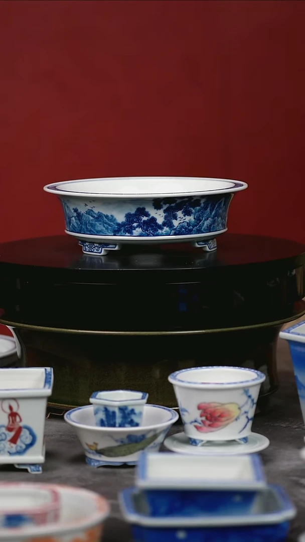 釉下青花山水浅盆