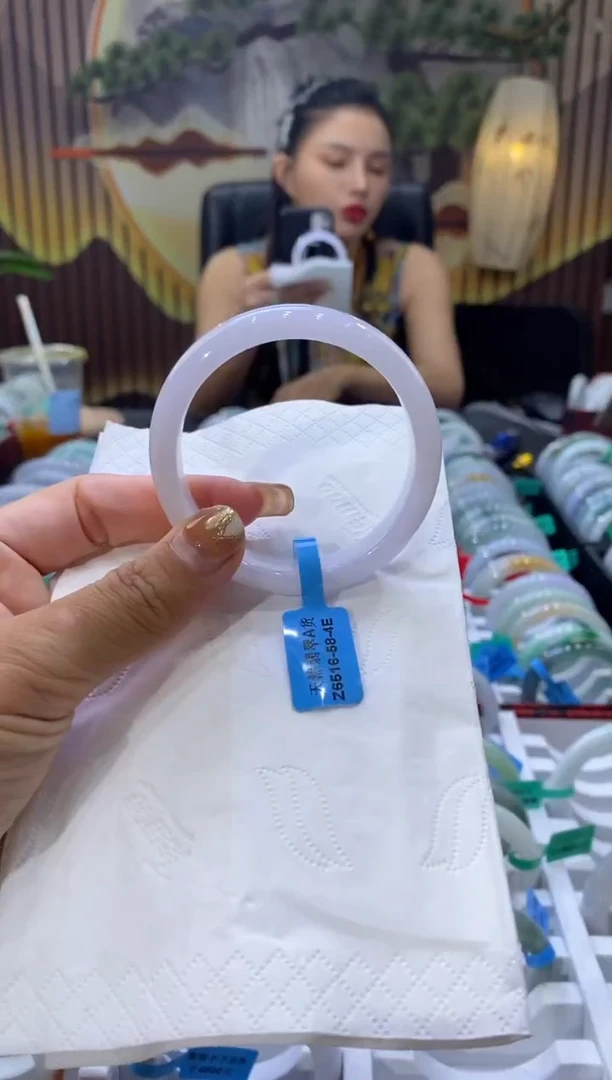 翡翠手镯未镶嵌多人05838