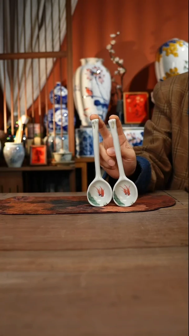 当代高温釉下彩手绘陶瓷餐具