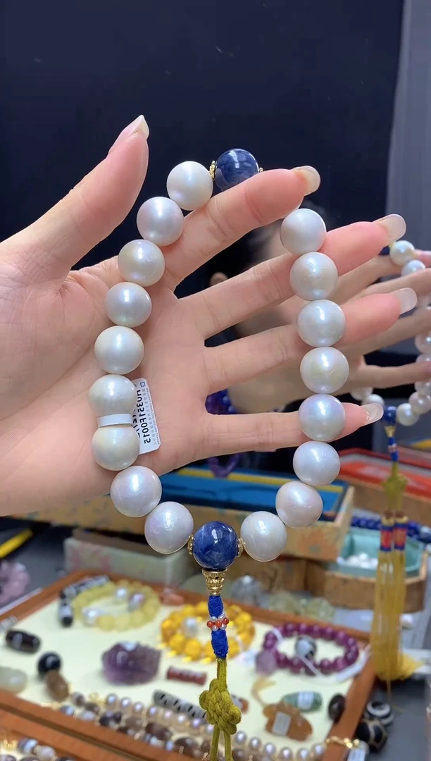 W****7十八子手持一物一证 铜乐旭收藏