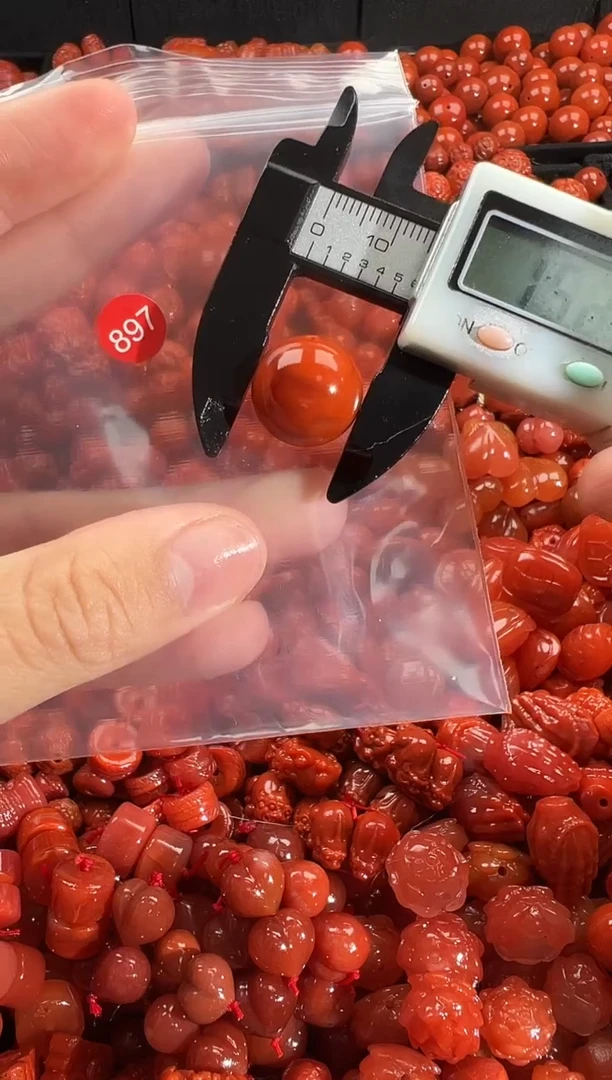 颈饰未镶嵌南红玛瑙1