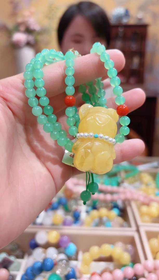 颈饰18K金镶嵌石英质玉澳玉设计款熊38咪，大件