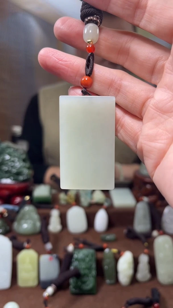 颈饰未镶嵌和田玉`