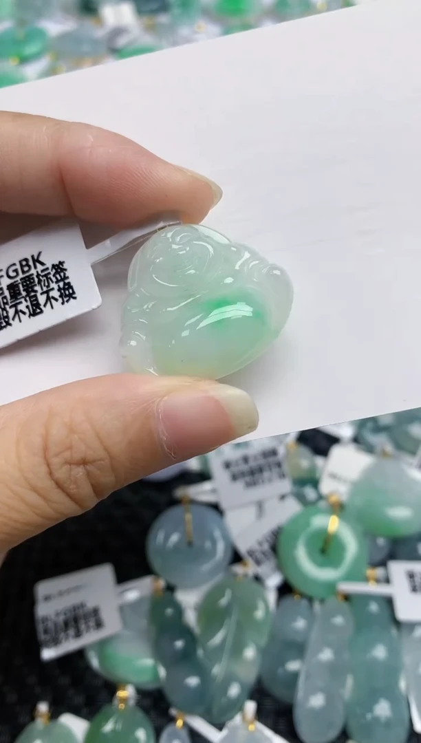 翡翠18K金镶嵌颈饰天然翡翠A货