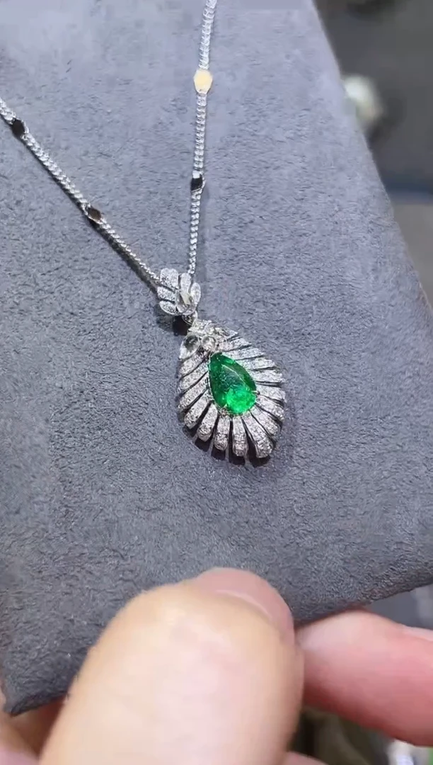 【闪购商品】祖母绿项链18K金镶嵌/0.68ct/潘杰希尔
