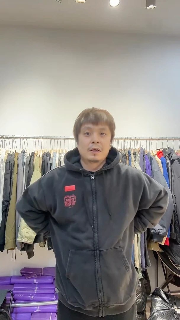 02 号-灰色拉链帽衫 160-170 斤