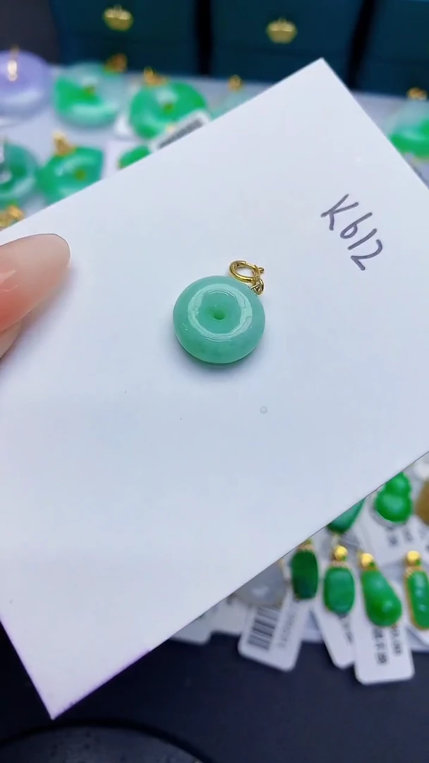 颈饰未镶嵌翡翠缅甸天然翡翠A货