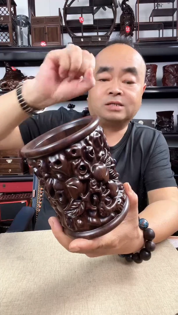 木寿桃笔筒老李红木工艺品