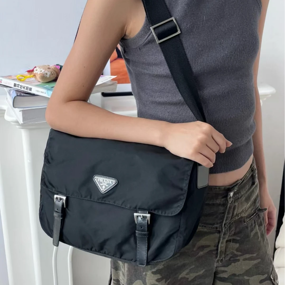 95新 Prada/普拉达 Prada黑色降落伞单肩包斜挎包
