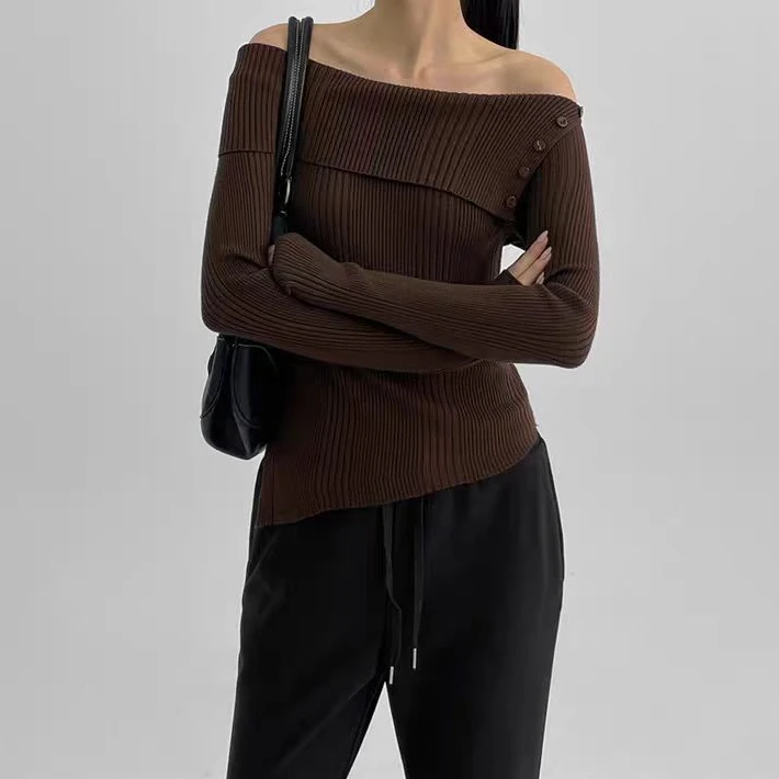 【NO退NO换】100376一字肩排扣套头针织衫女不规则修身法式气质毛衣