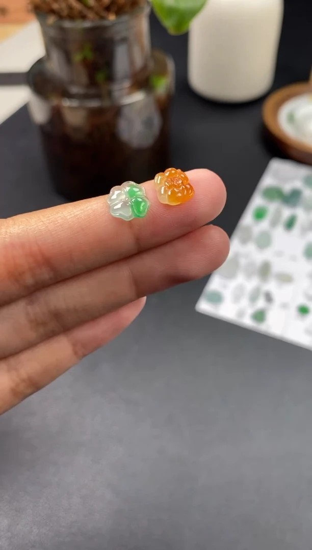 翡翠未镶嵌颈饰翡翠冰种花花