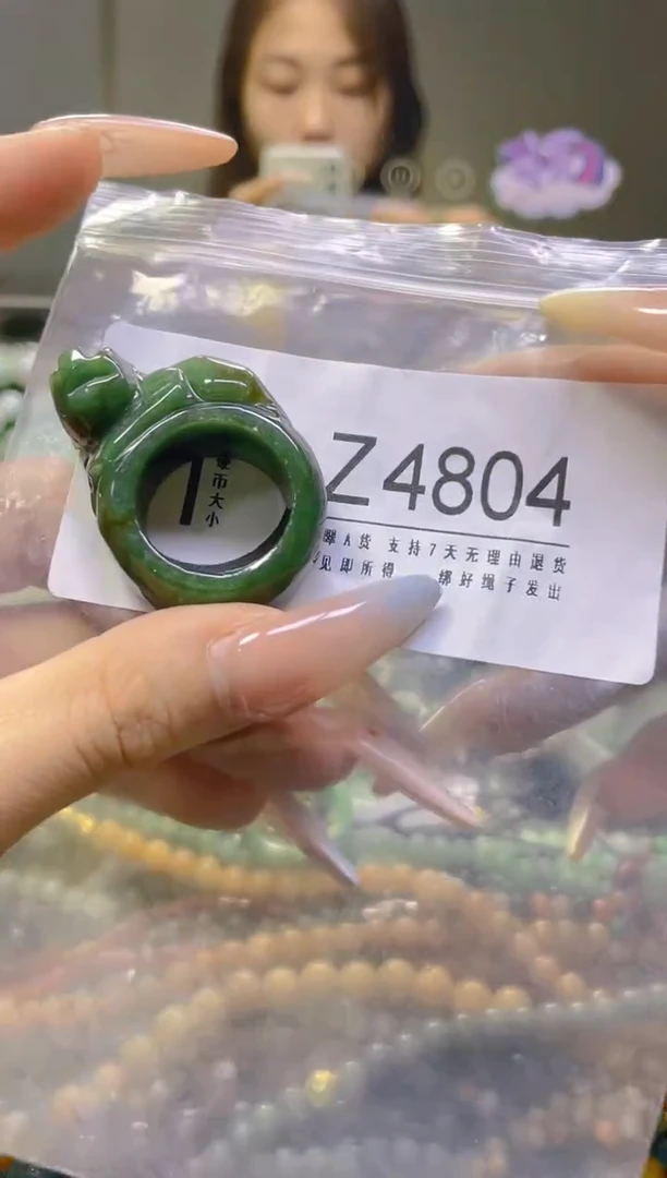 翡翠未镶嵌颈饰/Z/翡翠A货，一件也是批发价