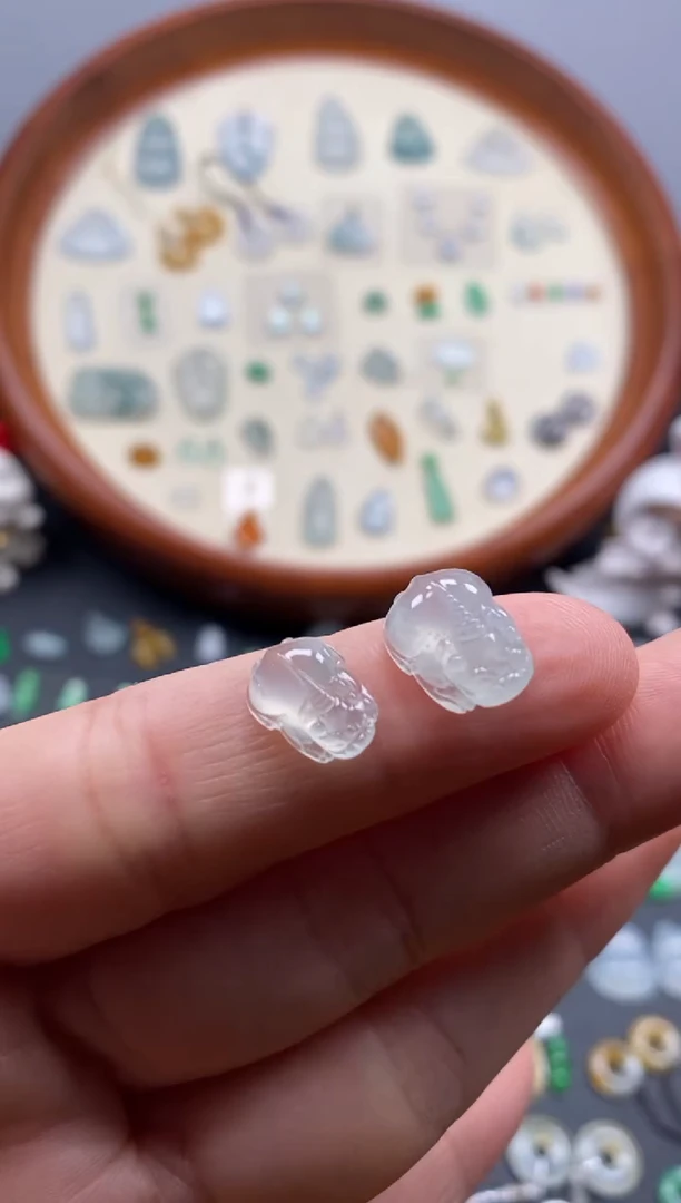 颈饰未镶嵌翡翠冰貔貅1对/芬