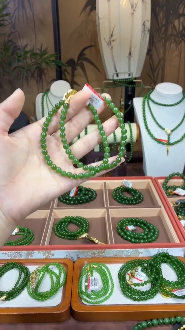 颈饰未镶嵌和田玉（碧玉）6辣绿无矿锁骨链