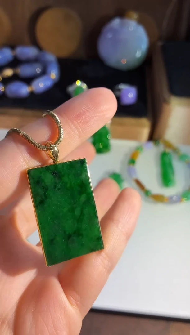 吊坠(不含链)18K金镶嵌翡翠吊坠