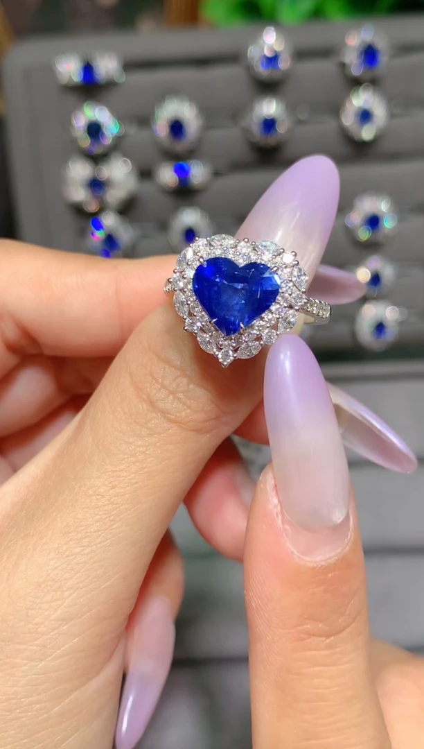 蓝宝石戒指18K金镶嵌3.02CT