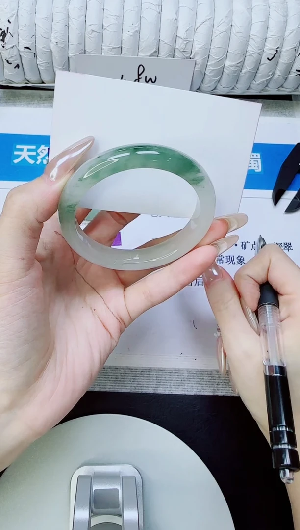 未镶嵌手镯石英质玉92/53
