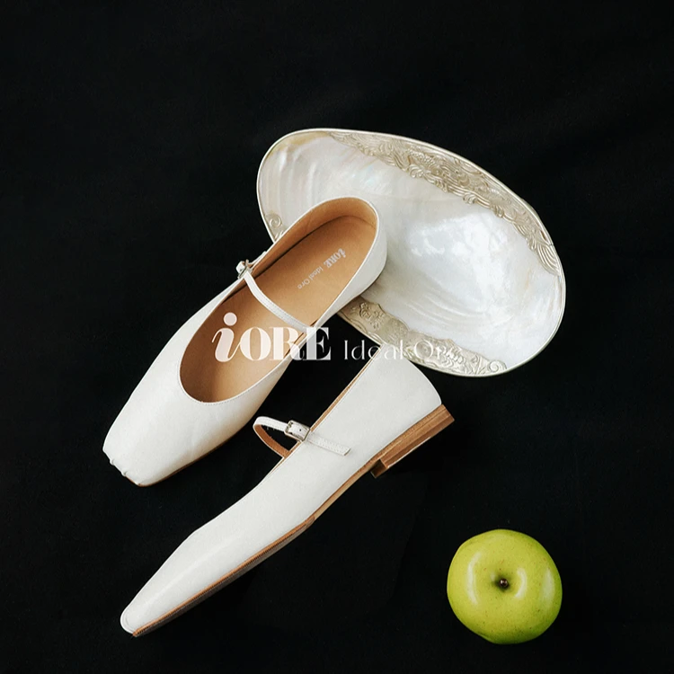 IORE理想矿石设计师原创2025新款沉静优雅折皱方头平底玛丽珍单鞋