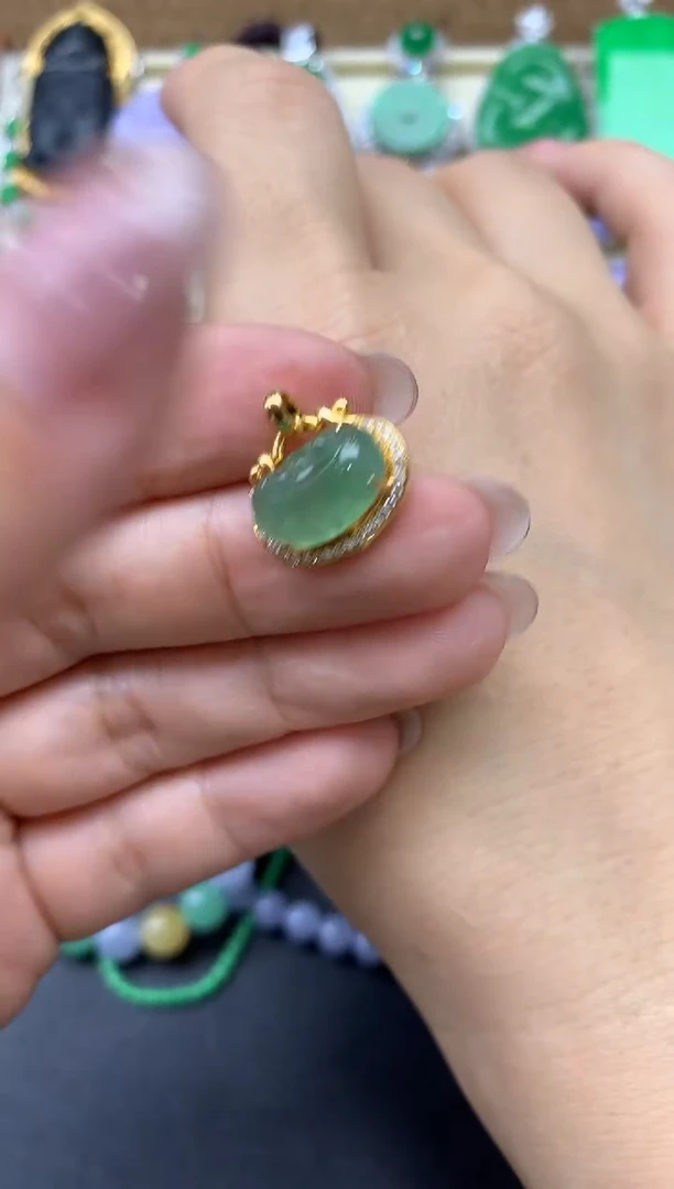 【闪购商品】翡翠颈饰18K金镶嵌100-中国好珍宝