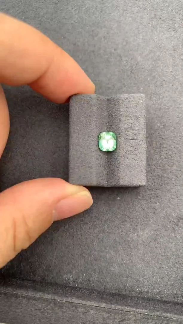 未镶嵌珠宝半成品碧玺1ct绿碧玺 定制 GE