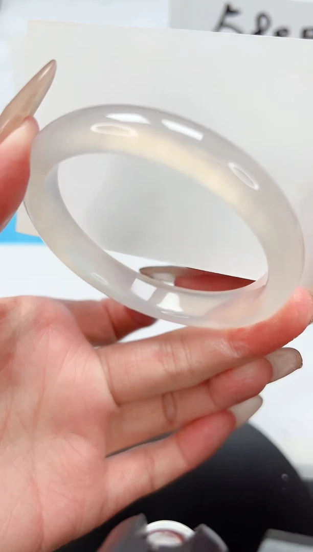 【闪购商品】石英质玉手镯未镶嵌A80-55.4